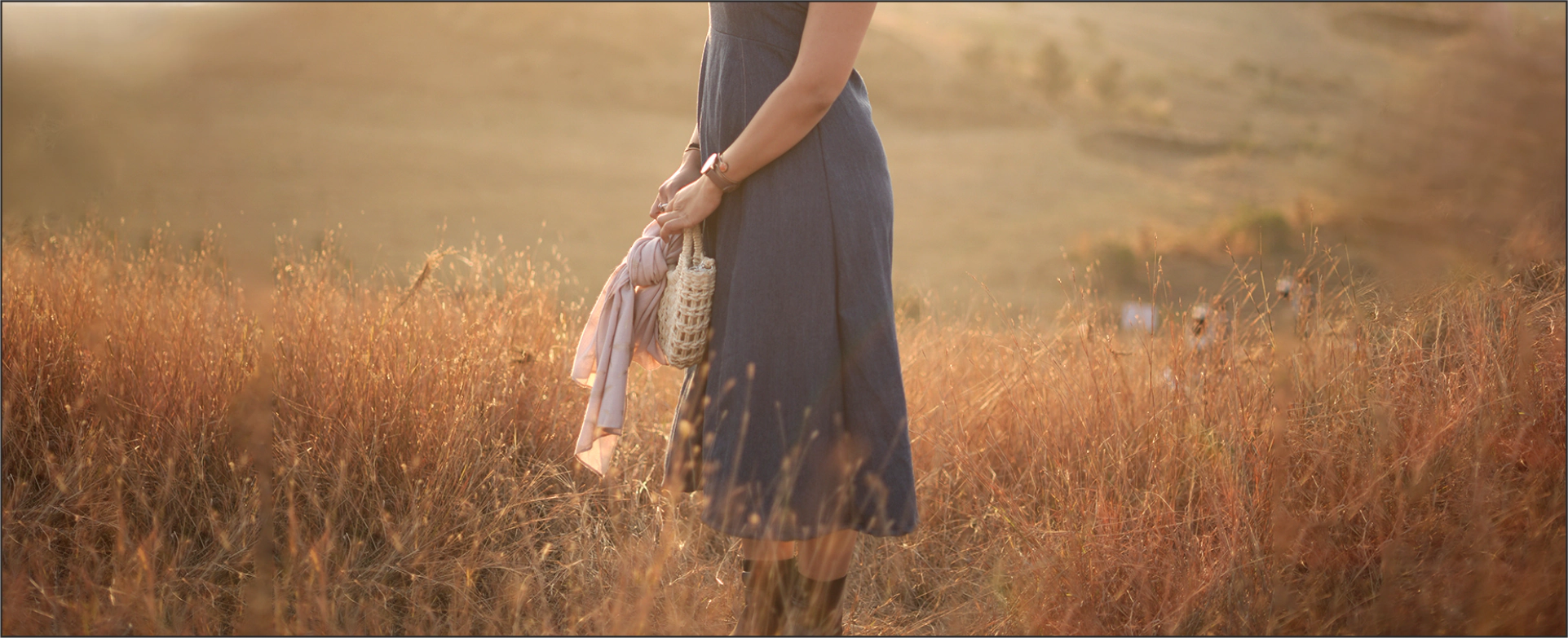 The Bold Beauty of the Dark Blue Tube Denim Dress – A Statement Every Girl Should Own